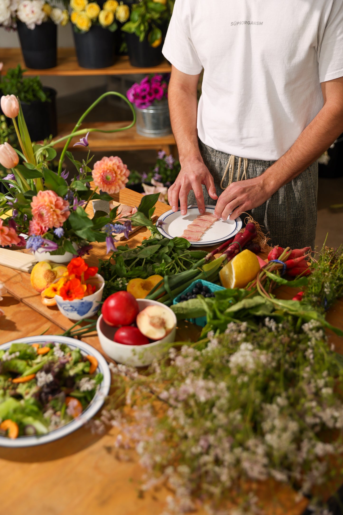 STONE FRUIT SZN: An Edible Summerscape with RAW on Romaine